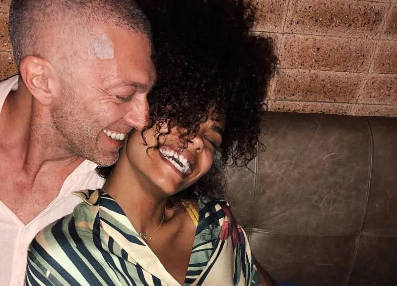 Vincent Cassel sposa la 21enne Tina Kunakey: "Non puoi scegliere di chi innamorarti"
