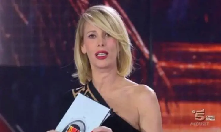 Alessia Marcuzzi condurrà Le Iene: il ritorno della conduttrice