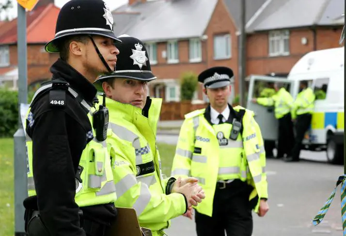 Barista italiano 20enne scambiato per musulmano e malmenato a Londra