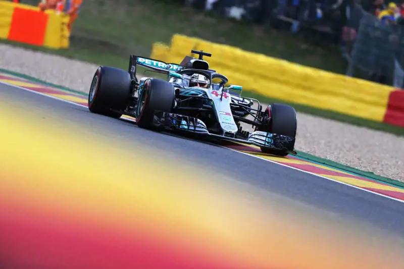 Formula Uno, Hamilton in pole a Spa. Secondo Vettel, terzo Ocon