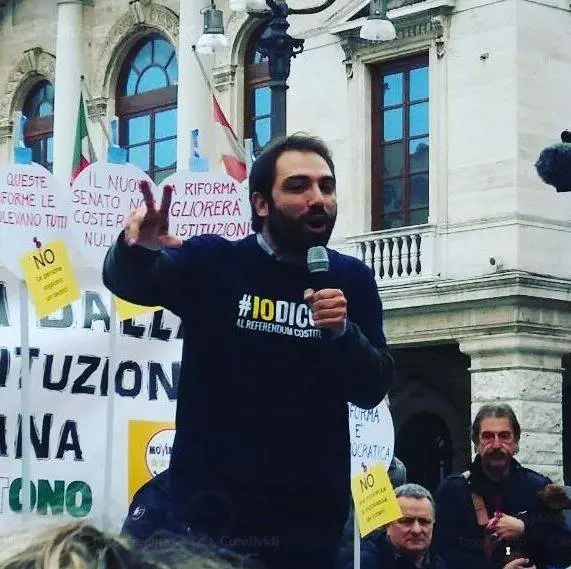 Migranti, i 5s sbianchettano la norma anti ong (dei 5 Stelle)