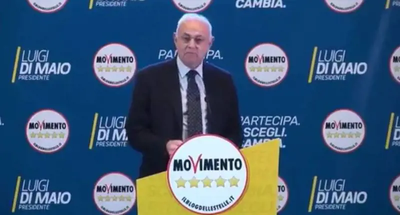 Insulti del 5S Lannutti contro chi era per il No: "Cani da riporto e marci"