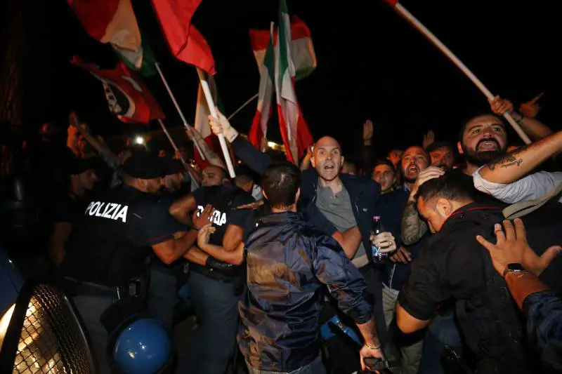 Tensioni a Rocca di Papa, proteste di CasaPound al centro di accoglienza