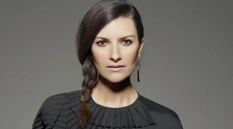 Laura Pausini: “Stanca dell’Italia e di polemiche assurde” 