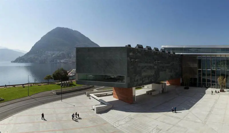 Magritte e Pop art: il museo cala gli assi