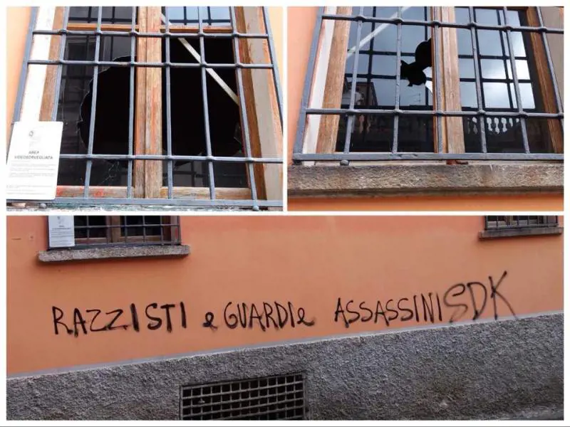 Vandali contro sede della Lega: "Razzisti e guardie assassini"
