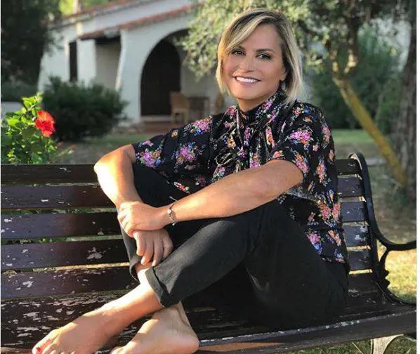 Simona Ventura di nuovo single: è finito l'amore con Gerò Carraro