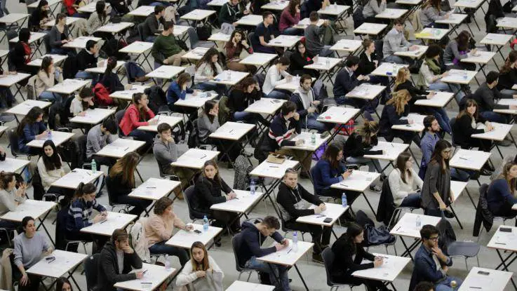 Medicina, presunte irregolarità nei test: caos e prime denunce