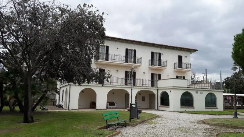 "No ai matrimoni a Villa Mussolini". Ma Edda risponde al Pd