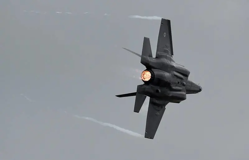 F-35, ennesima giravolta M5S: "Non possiamo dire no a questa tecnologia…"