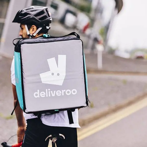La Cgil fa causa a Deliveroo: "L'algoritmo Frank discrimina i lavoratori"