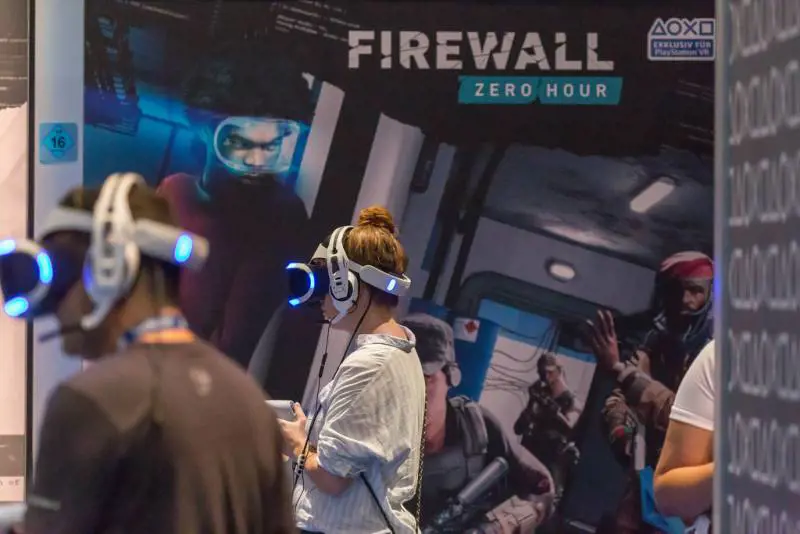 "Firewall zero hour" e "Track lab" per 8 bit 