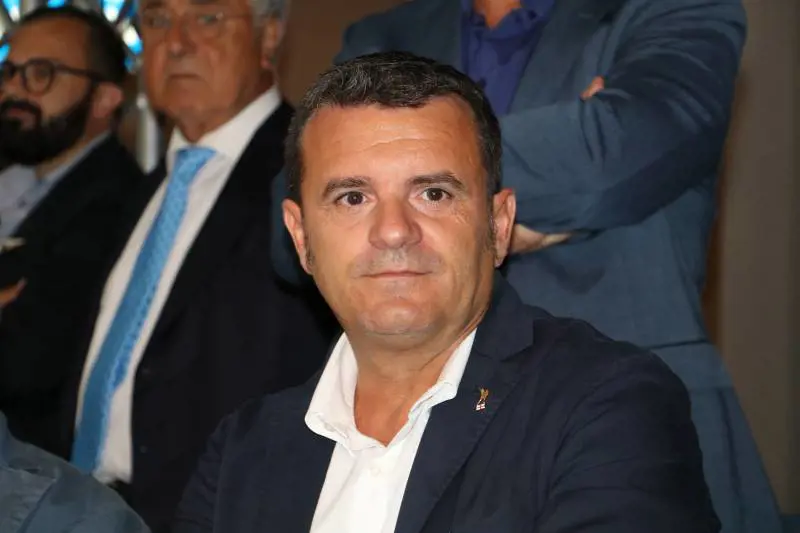 Centinaio: "Ho sette grillini pronti a parlare con la Lega"
