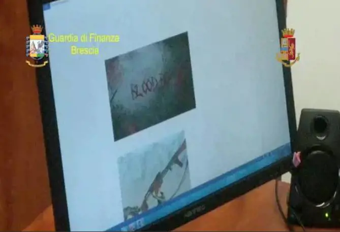 Chiede asilo in Italia, fa propaganda all'Isis: "Ho bisogno di guerra"