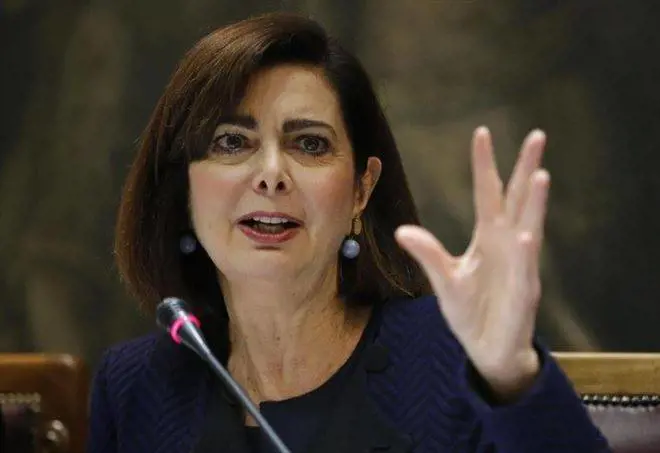 Riace, Laura Boldrini difende Mimmo Lucano e attacca (ancora) Salvini: "Pensi alla 'Ndrangheta"