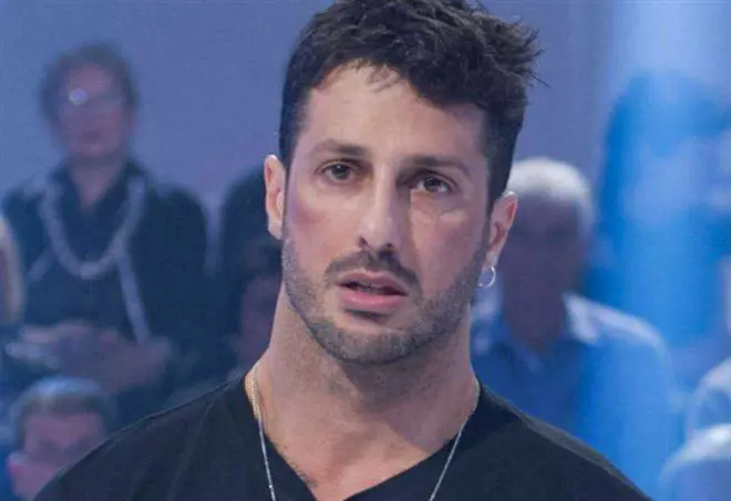 Corona senza filtri (e poco elegante): "Mai amato Silvia. Nina? Mi ama ancora"