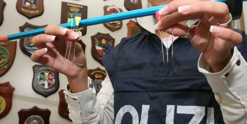 Una freccia gli trapassa il cuore e un polmone: uomo salvo per miracolo