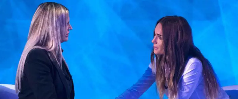 Lory Del Santo rivela: "Ecco perché mio figlio si è tolto la vita"