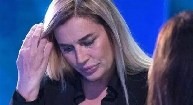 Lory Del Santo, in una lettera la verità sul funerale del figlio
