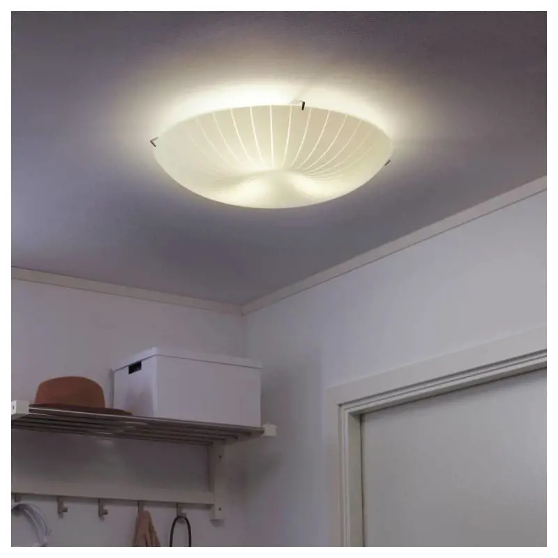 Ikea, ritirata dal mercato lampada da soffitto: "C'è il rischio che cada"