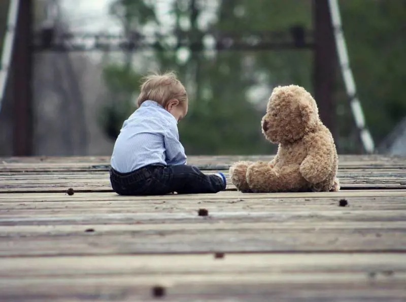 Modena, non vanno alla festa di compleanno perché autistico