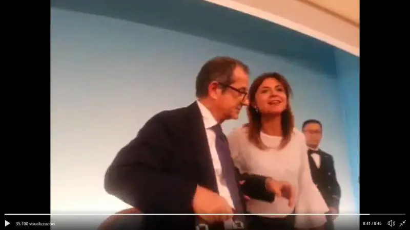 La portavoce di Salvini "salva" Tria dalle domande sul Pil