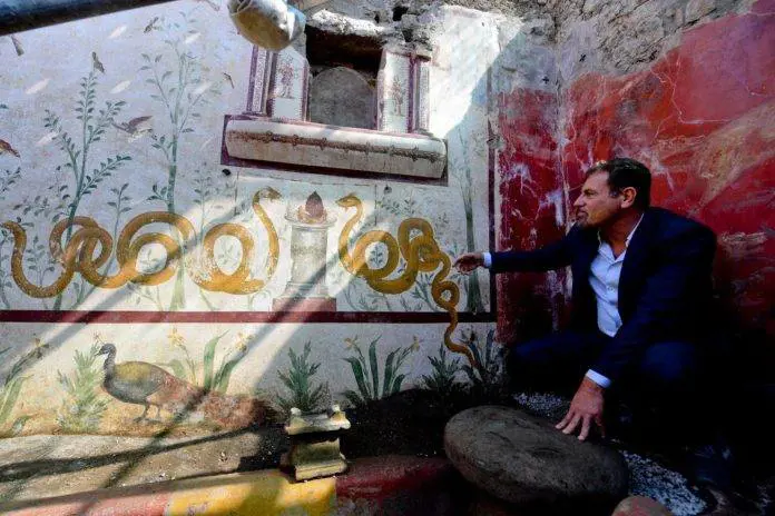 Pompei, ritrovata la stanza del "larario". Il giardino incantato con vista sull'inferno