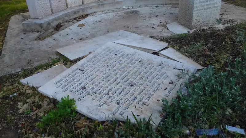 Bari, danneggiata la lapide di Aldo Moro e della sua scorta