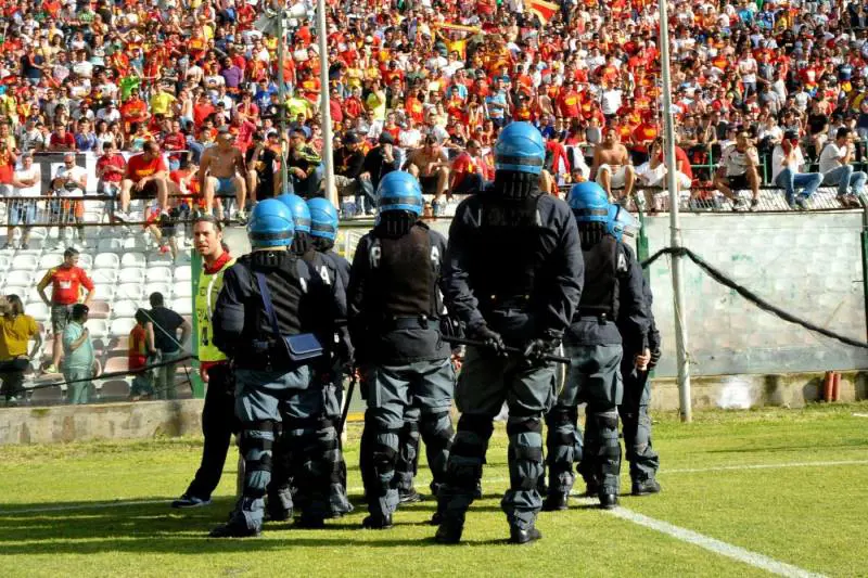 Denuncia del Sap: "Poliziotti costretti a pagarsi da soli le divise"