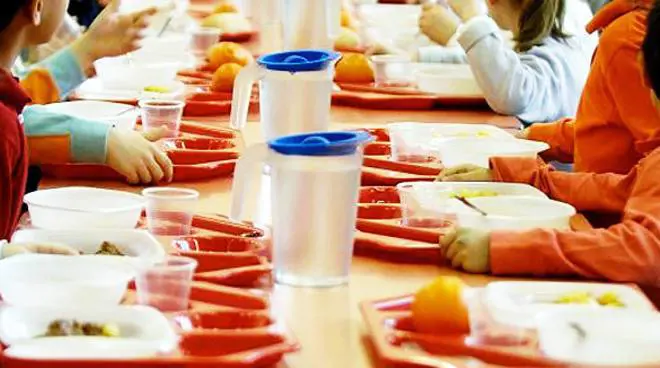 Maiale? No, cous-cous La Regione in campo "Stop al menu islamico"