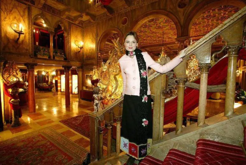 Milano, lei lo tradisce lui vuole indietro la casa