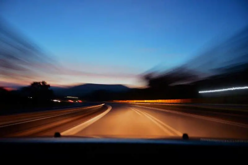 Cremona, Bmw si ribalta durante fuga a 200 km/h: muore ladro albanese