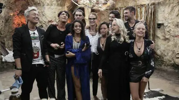 Giallo al Gf Vip: "Un concorrente ha bestemmiato"
