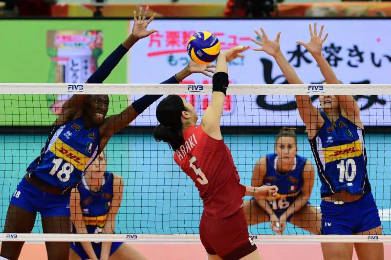 L'Italia trema, ma va in semifinale