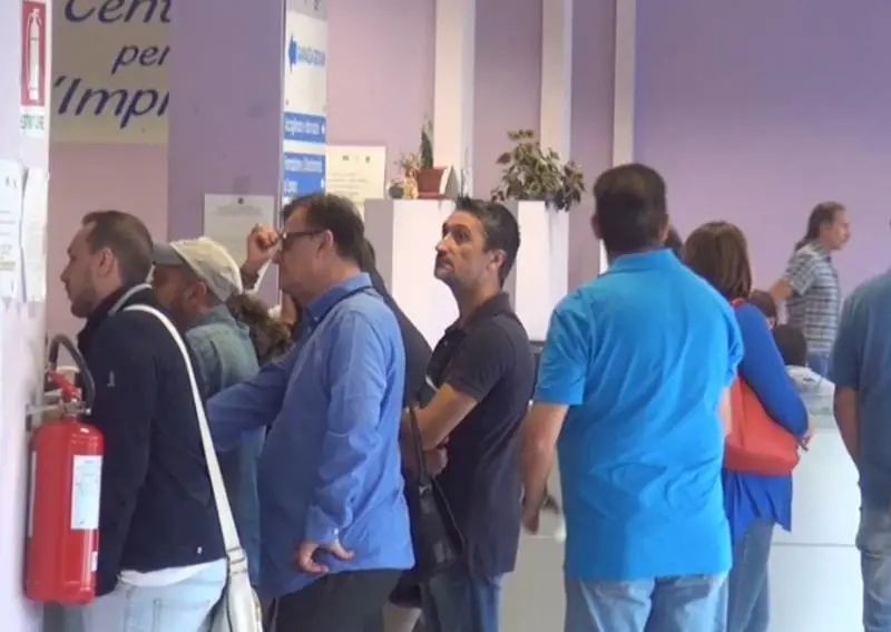 La Campania dà i numeri: 390mila in fila per il reddito