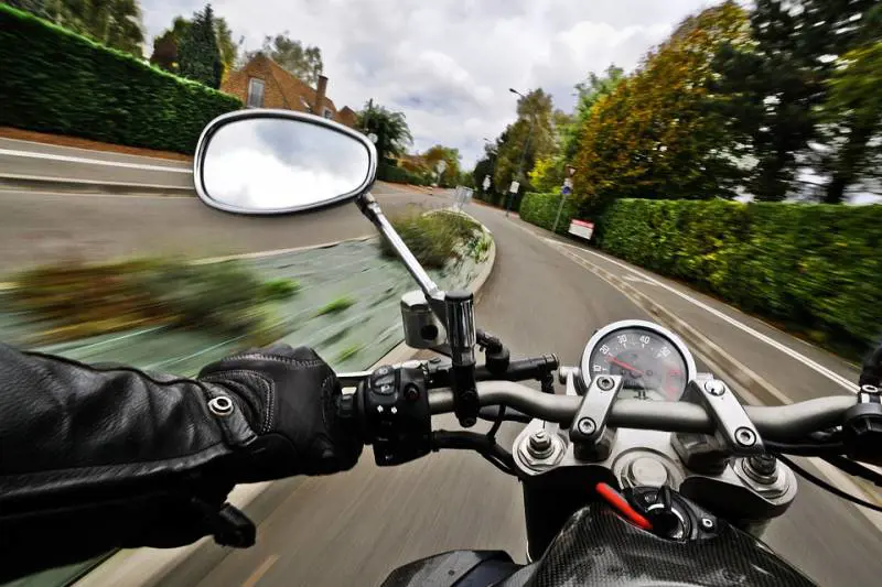 Moto, cambia l'esame per la patente A: ecco le nuove prove