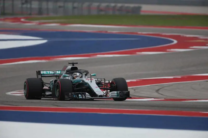 Formula Uno, Hamilton in pole ad Austin: Vettel secondo ma partirà quinto