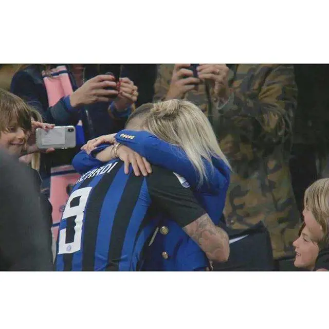 Ivana Icardi se la prende con Wanda: "Per lei Mauro è un bancomat"