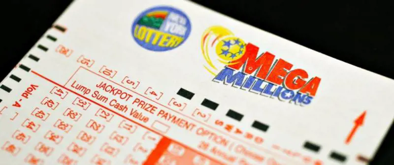 Sopravvive al cancro per due volte e poi vince ​1,5 milioni alla lotteria
