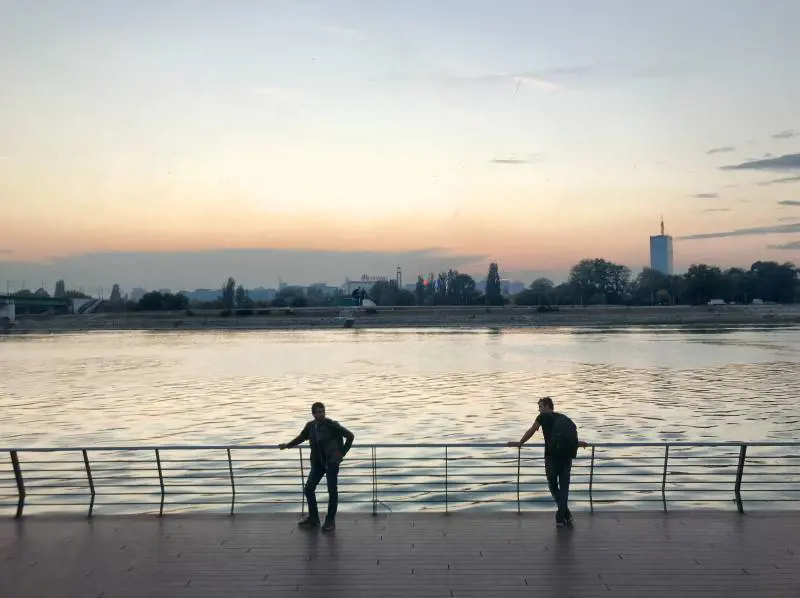 Belgrado cambia volto ma col tocco degli emiri