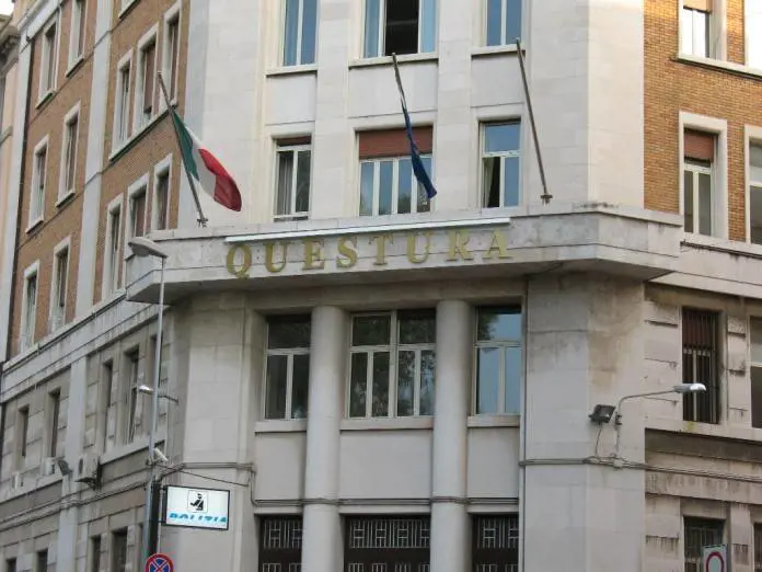 Bari, poliziotto si suicida negli uffici della digos