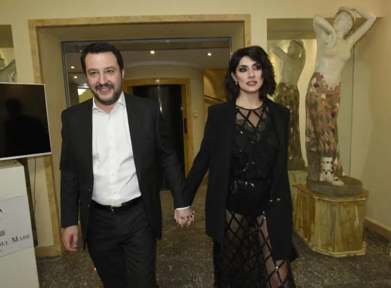 Finita fra Salvini e la Isoardi. Elisa: "C'è stato tanto amore. Grazie di tutto Matteo"