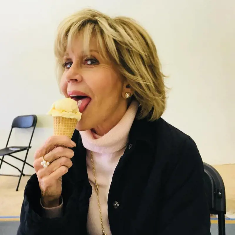 Jane Fonda paragona Trump a Hitler tra gli applausi delle femministe Usa