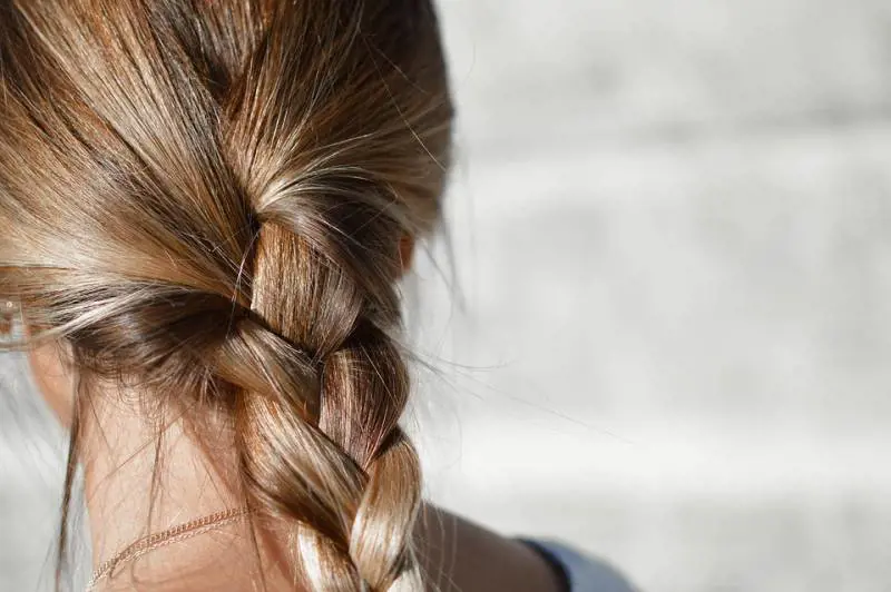 Capelli pieni di pesticidi, a rivelarlo uno studio europeo