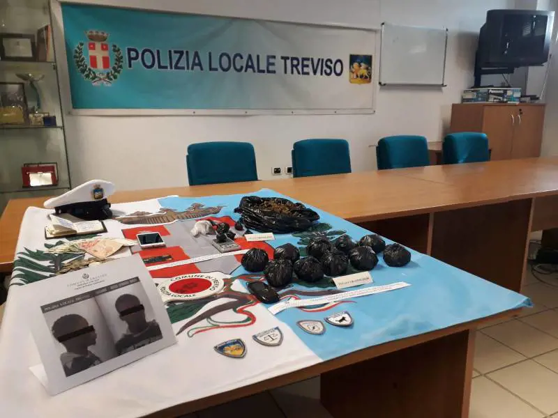 Il giudice ridà i soldi al migrante spacciatore. ​​Ma col dl Salvini verrà espulso
