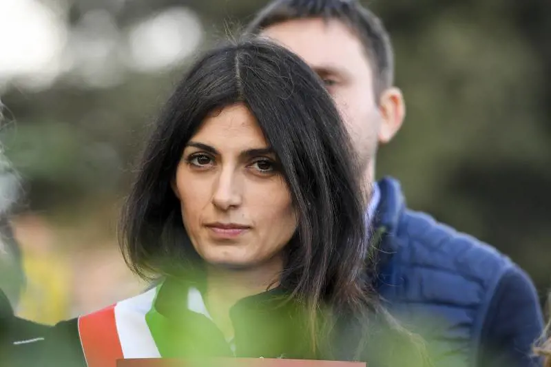Roma, la giunta Raggi perde un pezzo: lascia l'assessore all'Ambiente
