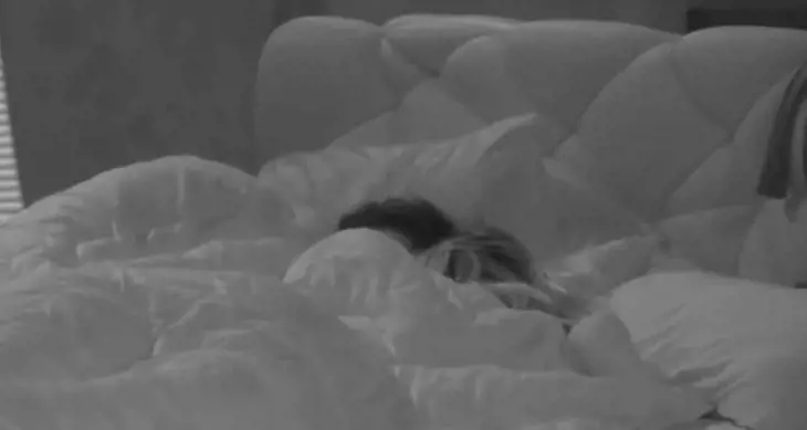 Gf Vip, Stefano va a letto con Benedetta. La compagna di Sala: "Provocazione"