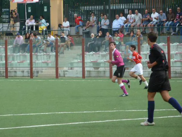 Arbitro pestato a fine partita: lo salva ex capo ultrà della Lazio