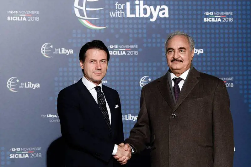 Libia, Haftar arriva a Palermo. Conte: "È un segnale positivo"
