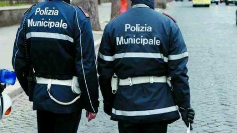 "Bastardi" ai vigili che lo avevano fermato: condannato senegalese